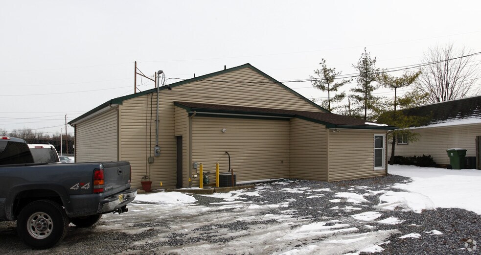 More Photos Of 1543 Gateway Blvd, Woodbury Freestanding For Sale