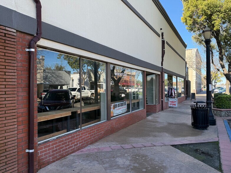 Primary Photo Of 137 N L St, Dinuba Storefront Retail Residential For Sale