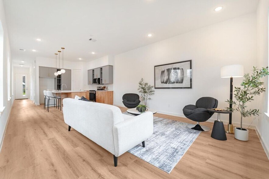 More Photos Of 7118 Eastwood st, Houston Multifamily For Sale