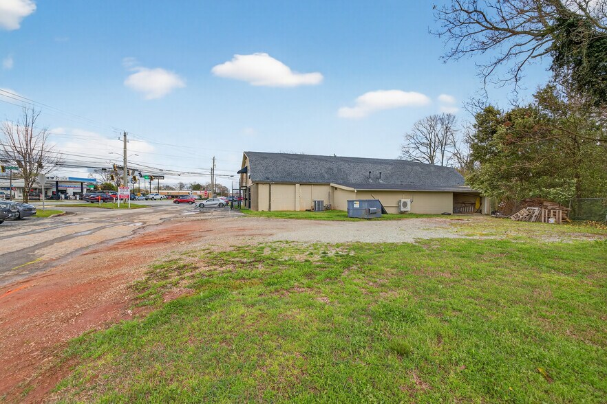 More Photos Of 4109 Robinson St, Covington Freestanding For Sale