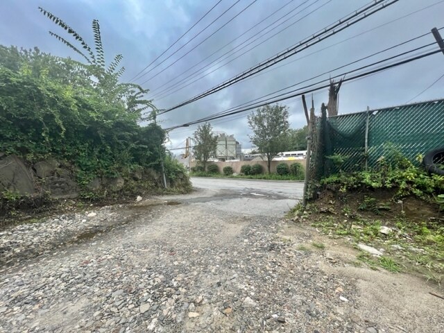 More Photos Of 176 Virginia Rd, White Plains Land For Lease