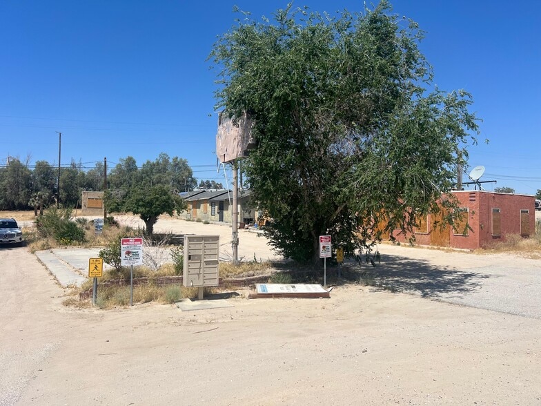 More Photos Of 17742 D St, Victorville Apartments For Sale