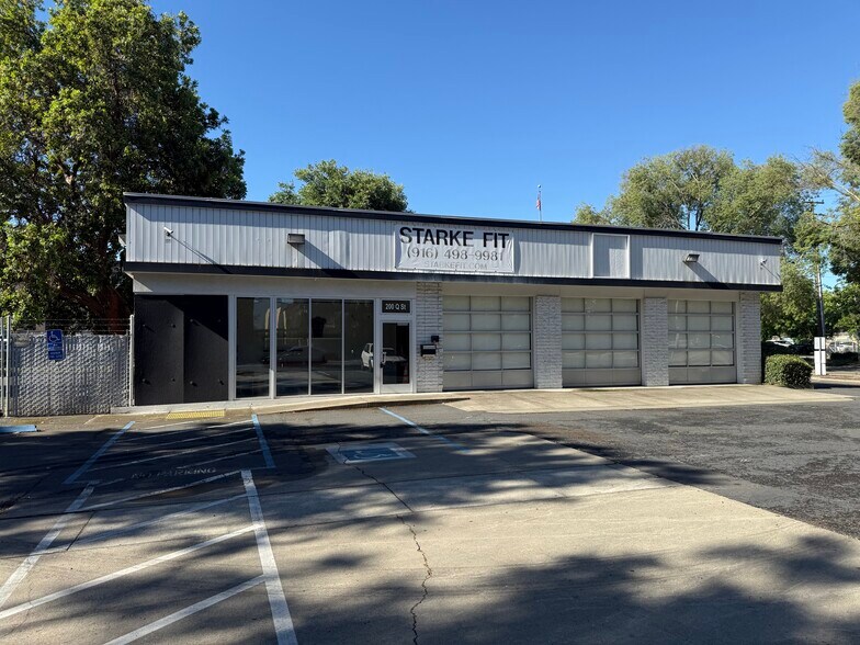 Primary Photo Of 200 Q St, Sacramento Auto Repair For Lease