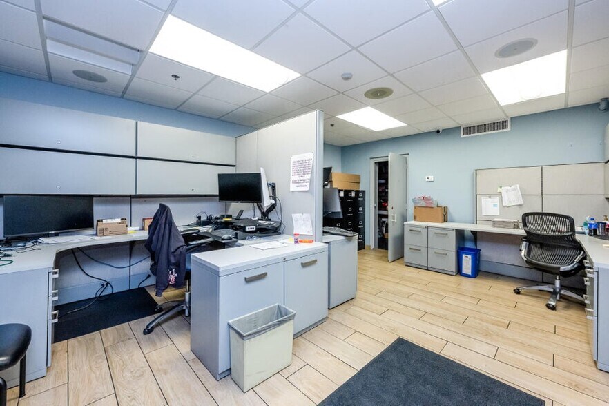 More Photos Of 521 Langley Ave, Saint Joseph Industrial For Sale