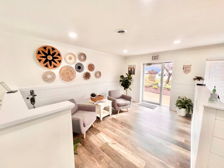 More Photos Of 101 S Central Ave, Eureka General Retail For Sale