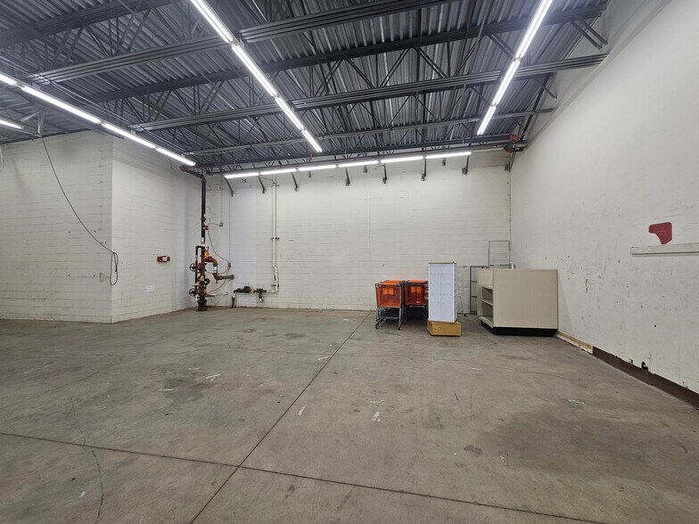 More Photos Of 15977-15981 State Route 170, Calcutta Freestanding For Lease