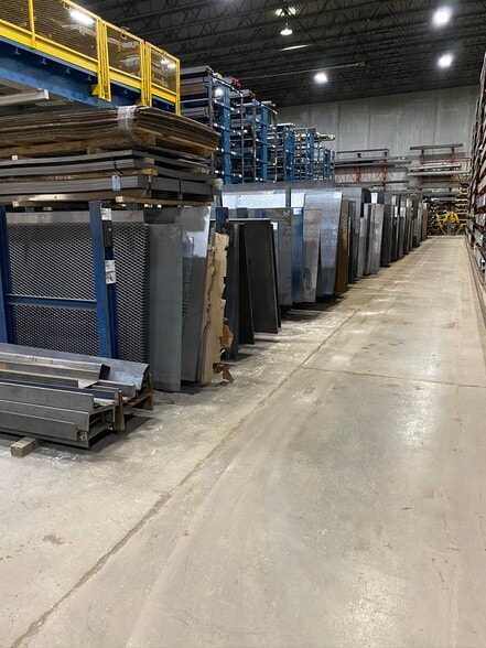 More Photos Of 200 N Hardman Ave, South Saint Paul Manufacturing For Sale