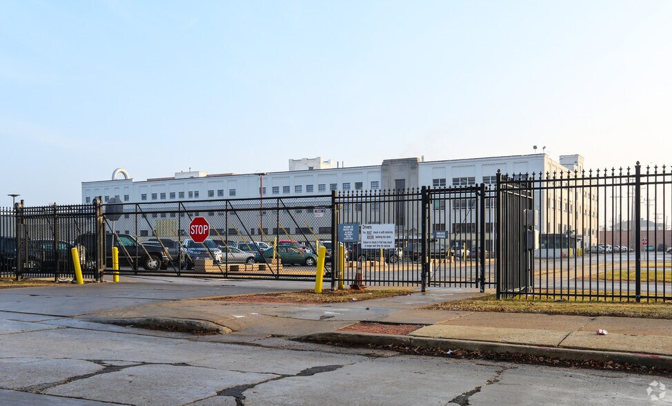 More Photos Of 2600 N 32nd St, Milwaukee Manufacturing For Sale