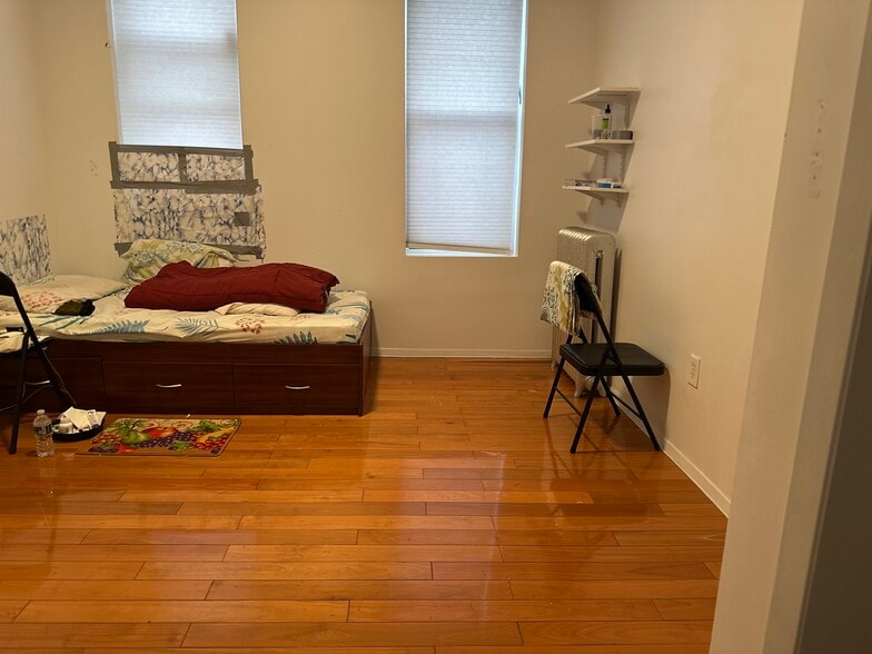 More Photos Of 3060 Steinway St, Astoria Storefront Retail Office For Sale