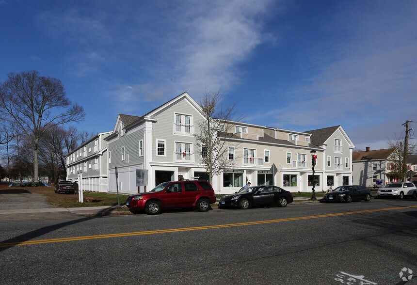 More Photos Of 377 Main St, Niantic Apartments For Lease