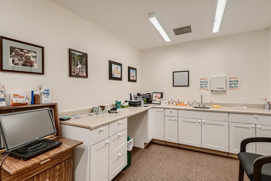 More Photos Of 5353 W Colfax Ave, Denver Office For Sale