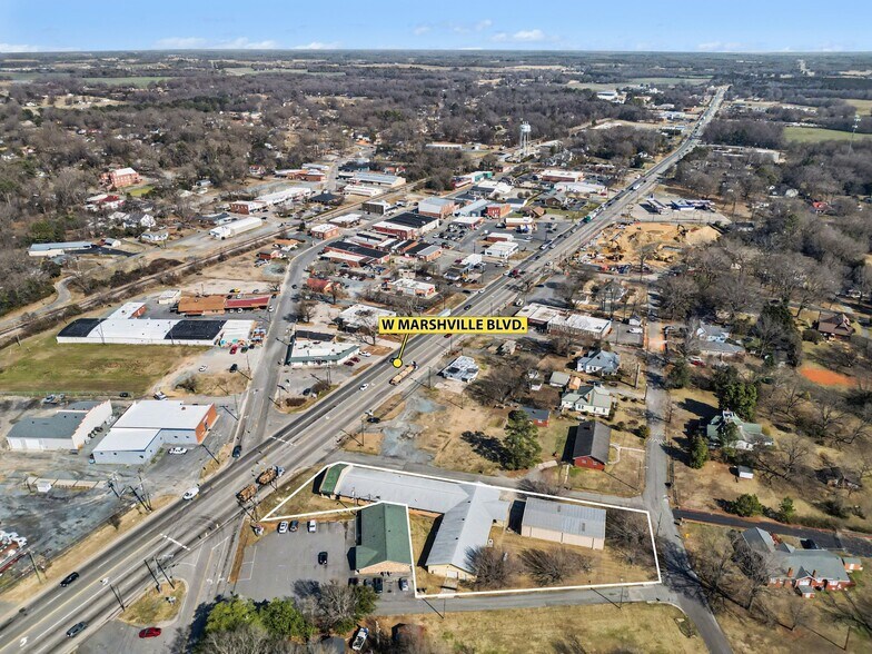 More Photos Of 6402 W Marshville Blvd, Marshville Showroom For Lease