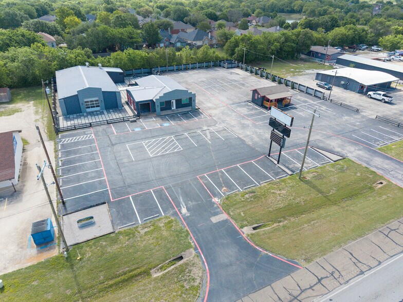 More Photos Of 2795 SW Wilshire Blvd, Burleson Flex For Lease