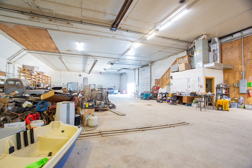 More Photos Of 4319 16th Ave W, Williston Industrial For Lease