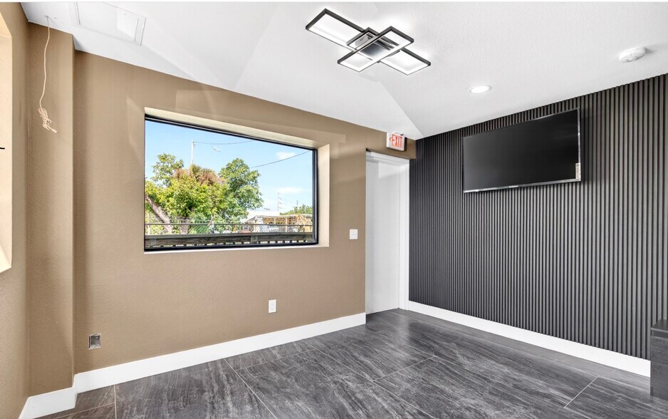 More Photos Of 236 Pondella Rd, North Fort Myers Auto Repair For Sale