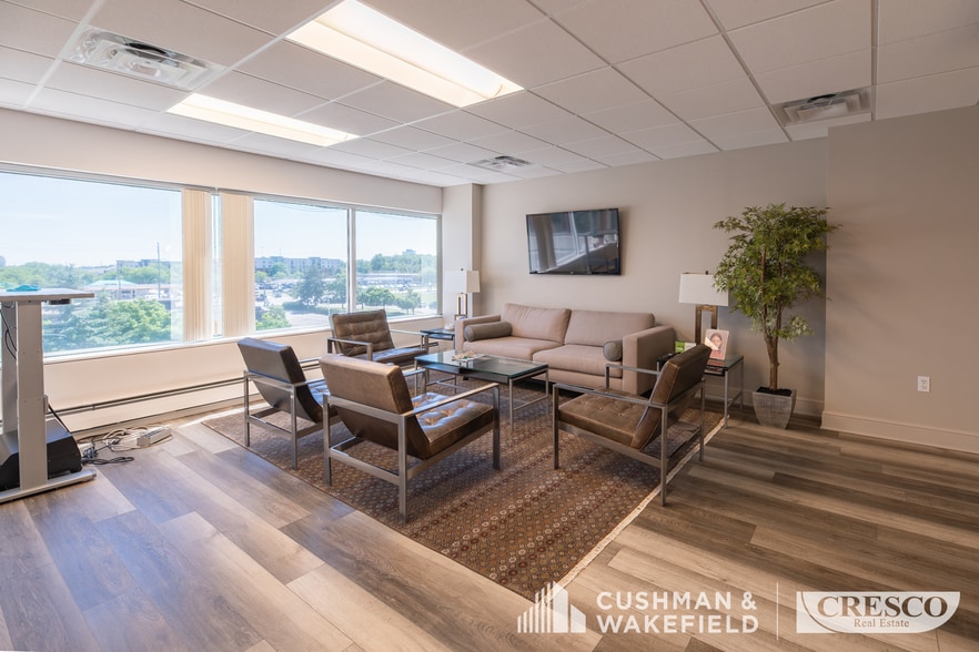 More Photos Of 3401 Enterprise Pky, Beachwood Office For Lease