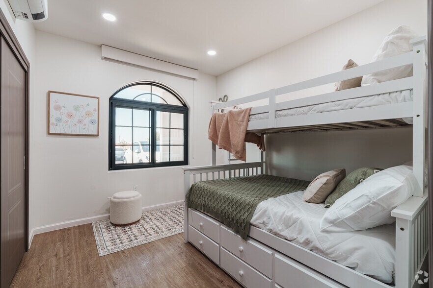 More Photos Of 475 Dover Pky, Delano Apartments For Sale
