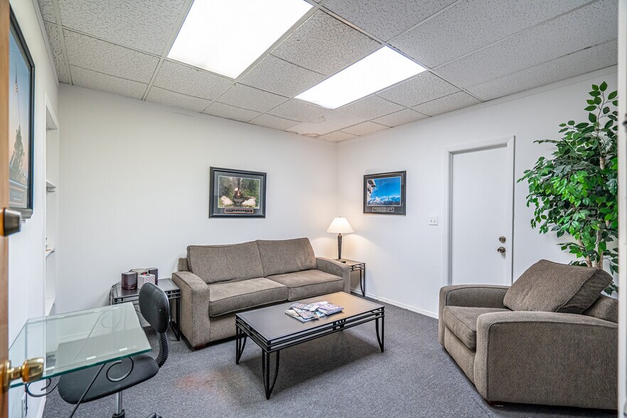 More Photos Of 1928 NE 154th St, North Miami Beach Unknown For Lease