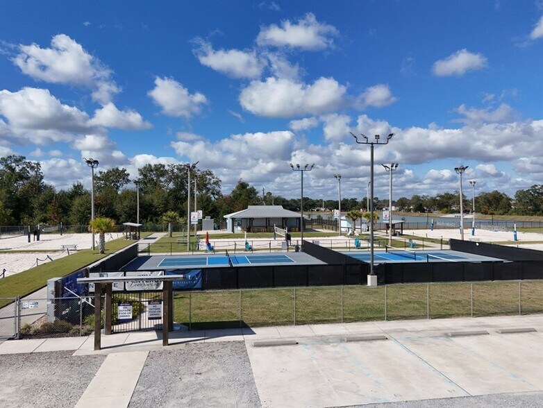 More Photos Of 1311 E McNeese St, Lake Charles Land For Sale