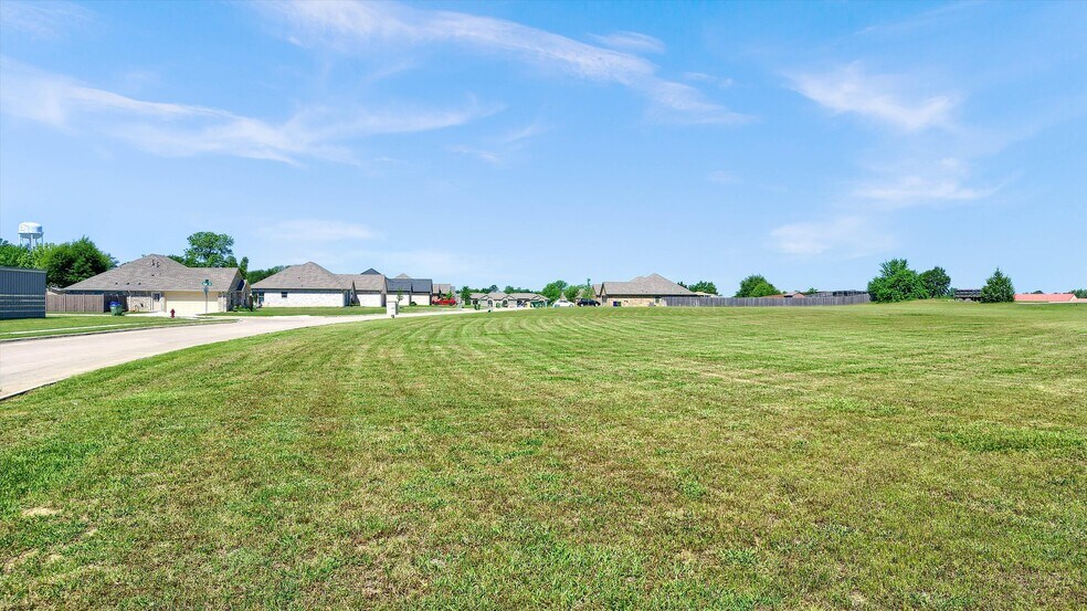 More Photos Of 305 US 377 hwy, Whitesboro Land For Lease