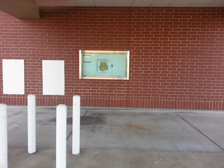 More Photos Of 5170 Charlestown Rd, New Albany Storefront Retail Office For Lease