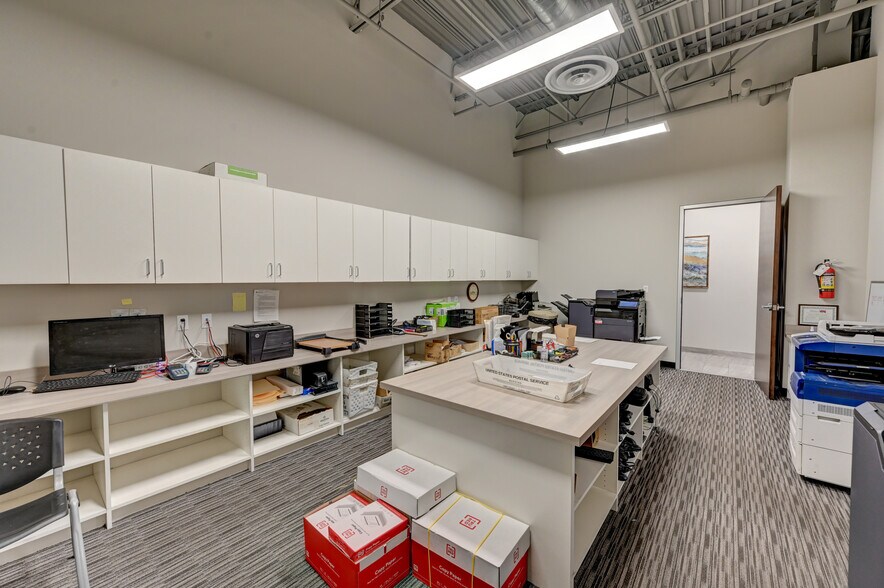 More Photos Of 8906 Spanish Ridge Ave, Las Vegas Office For Sale