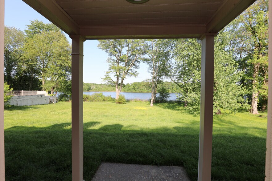 More Photos Of 669 Broadway, Ulster Park Hotel For Sale