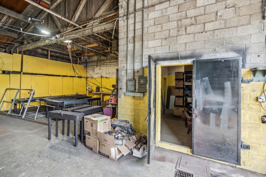 More Photos Of 2901 N 18th St, Philadelphia Warehouse For Sale