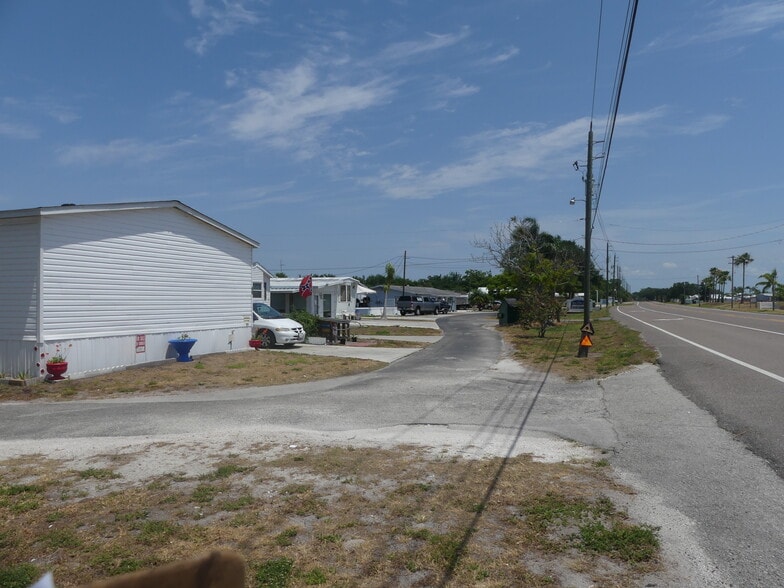 More Photos Of 8761 FL-78, Okeechobee Manufactured Housing Mobile Home Park For Sale