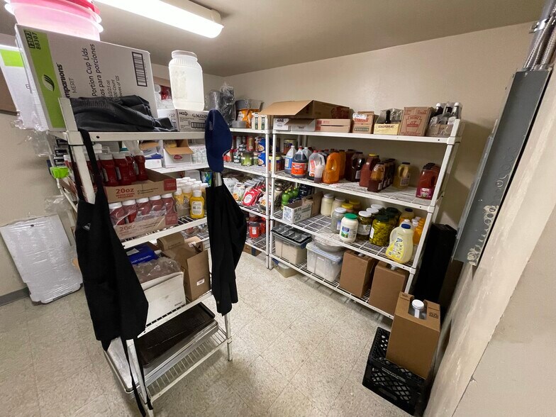More Photos Of 208 W Arnold Ave, Arnold Restaurant For Sale