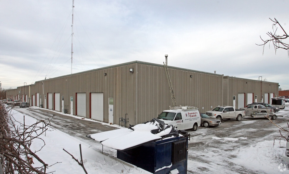 More Photos Of 17705 Leslie St, Newmarket Office For Lease