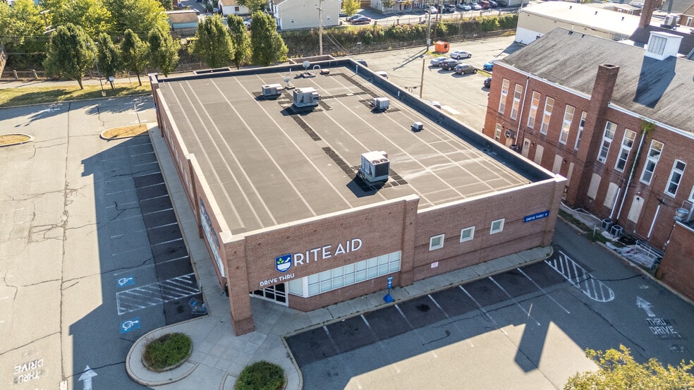 More Photos Of 340 E High St, Pottstown Drugstore For Lease