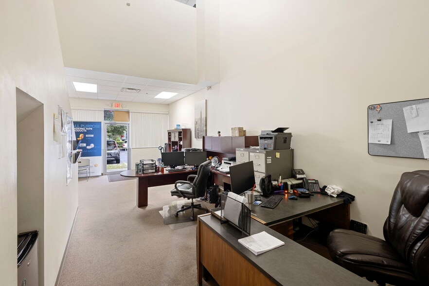 More Photos Of 8750 Exchange Dr, Orlando Warehouse For Sale