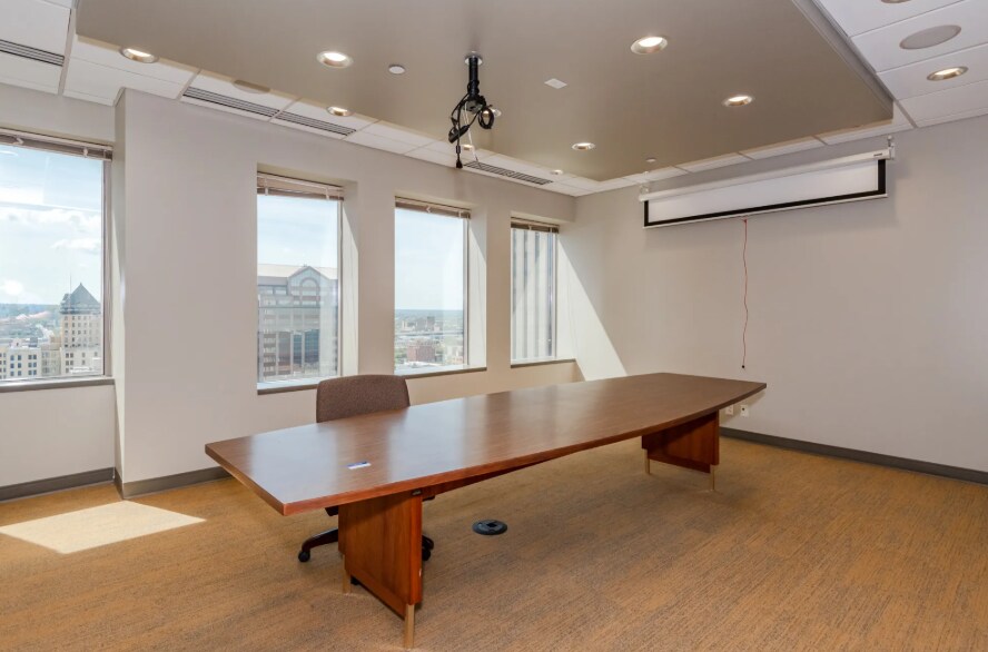 More Photos Of 110 N Main St, Dayton Office For Lease