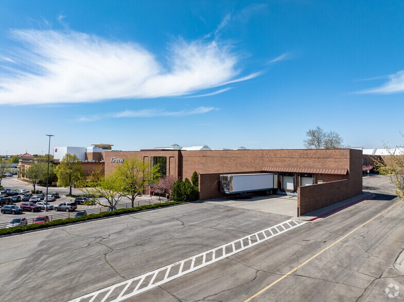 More Photos Of 350 N Milwaukee St, Boise General Retail For Lease