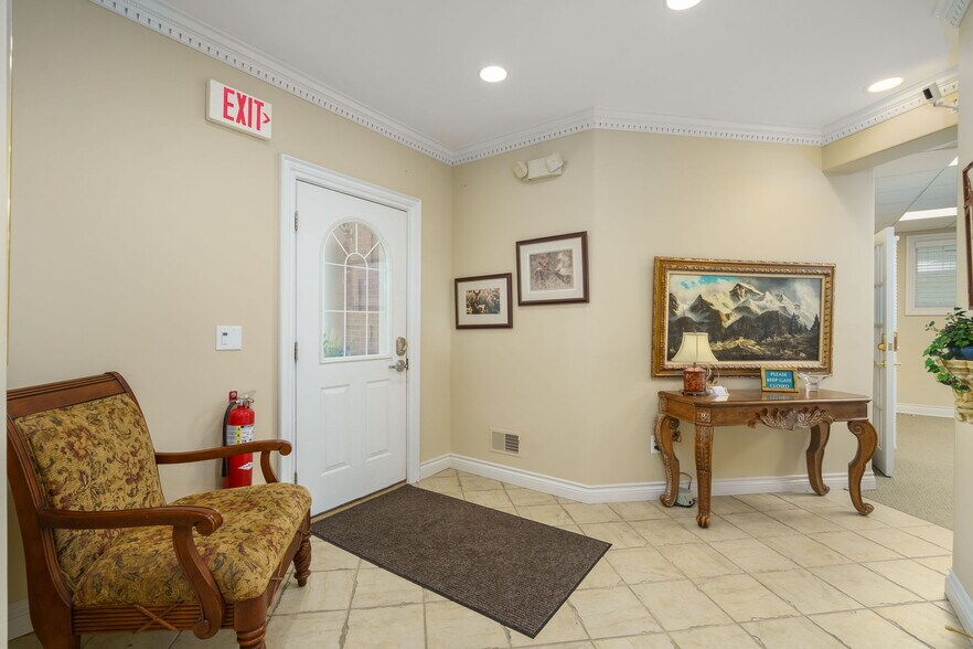 More Photos Of 206 E Liberty St, Milford Medical For Sale