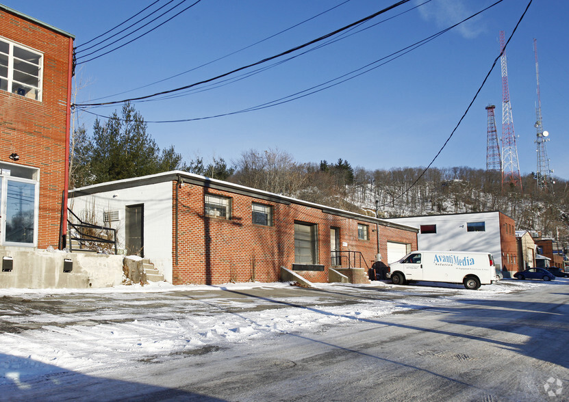 Primary Photo Of 31 Green St, Waltham Flex For Lease