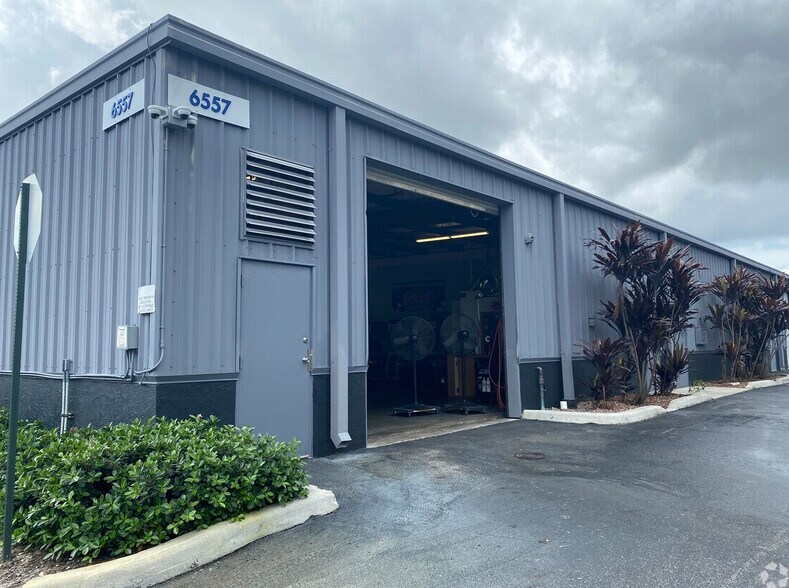 More Photos Of 6557 Garden Rd, Riviera Beach Unknown For Lease