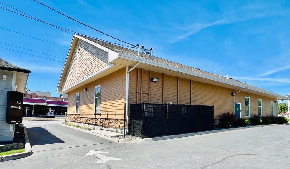More Photos Of 1720 N Hamilton St, Spokane Freestanding For Lease