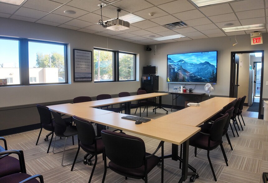 More Photos Of 630 S Minnesota Ave, Sioux Falls Office For Sale