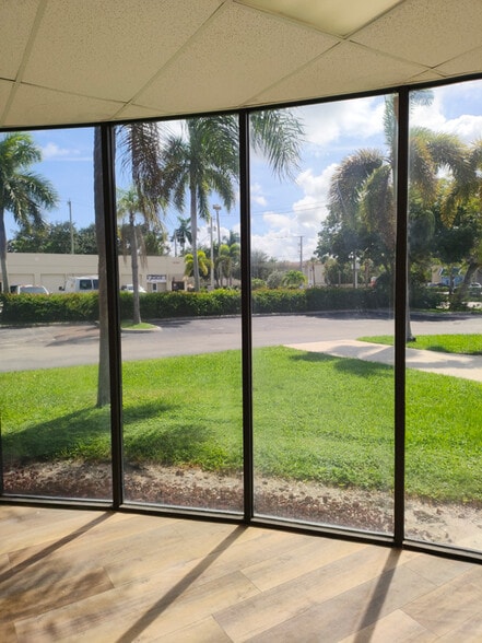 More Photos Of 3020 High Ridge Rd, Boynton Beach Showroom For Lease