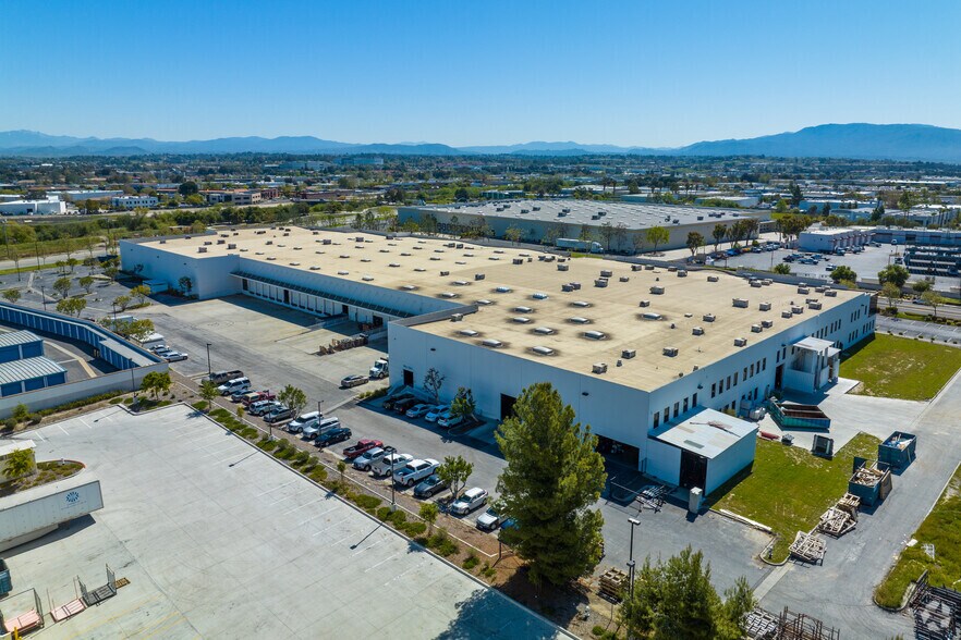 More Photos Of 41995 Zevo Dr, Temecula Distribution For Lease