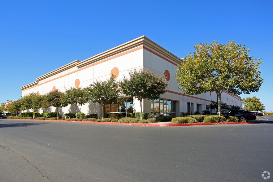More Photos Of 1010 Winding Creek Rd, Roseville Warehouse For Lease