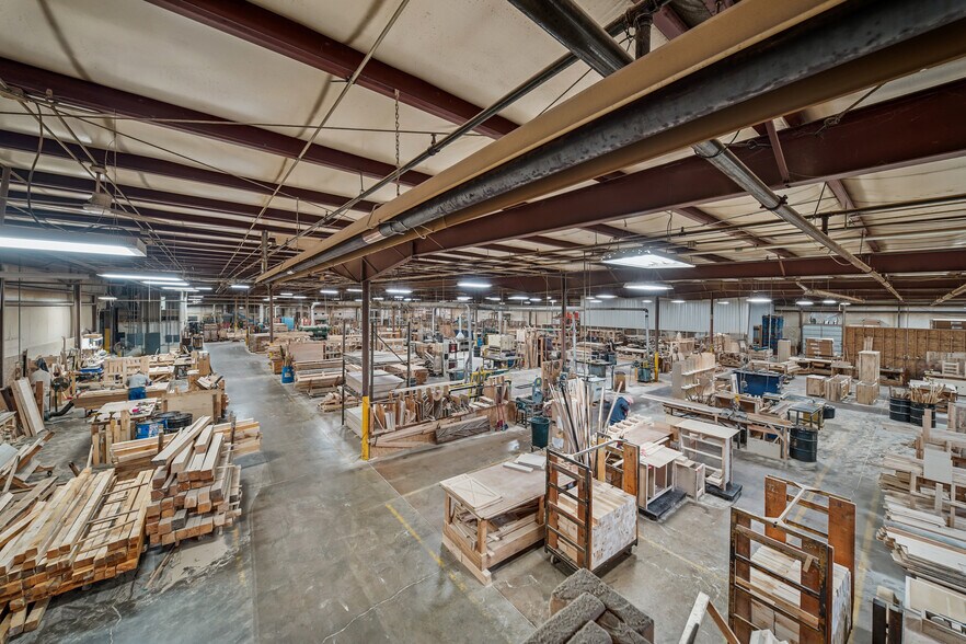 More Photos Of 1 Lakeland Pl, Edmore Manufacturing For Sale