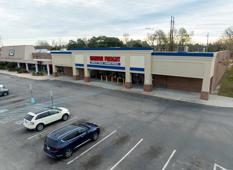 More Photos Of 801-825 S 5th St, Hartsville General Retail For Sale