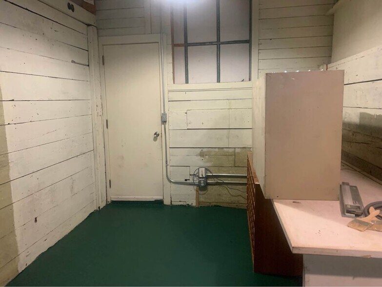 More Photos Of 2378-2390 McDonald Ave, Brooklyn Warehouse For Sale