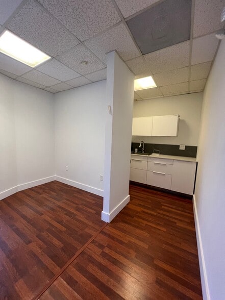 More Photos Of 20101-20161 NE 16th Pl, Miami Loft Creative Space For Sale