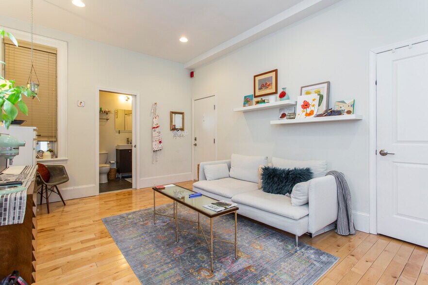 More Photos Of 2020 Locust St, Philadelphia Apartments For Sale