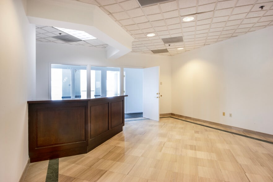 More Photos Of 888 E Las Olas Blvd, Fort Lauderdale Office For Lease