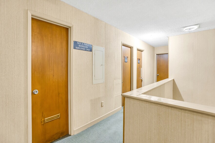 More Photos Of 2391 Arden Way, Sacramento Office For Sale
